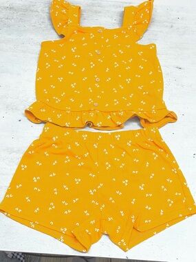 Carter's 2-Piece Short Set‎ Kids 4T Mustard Yellow Excellent Butterfly Ruffle